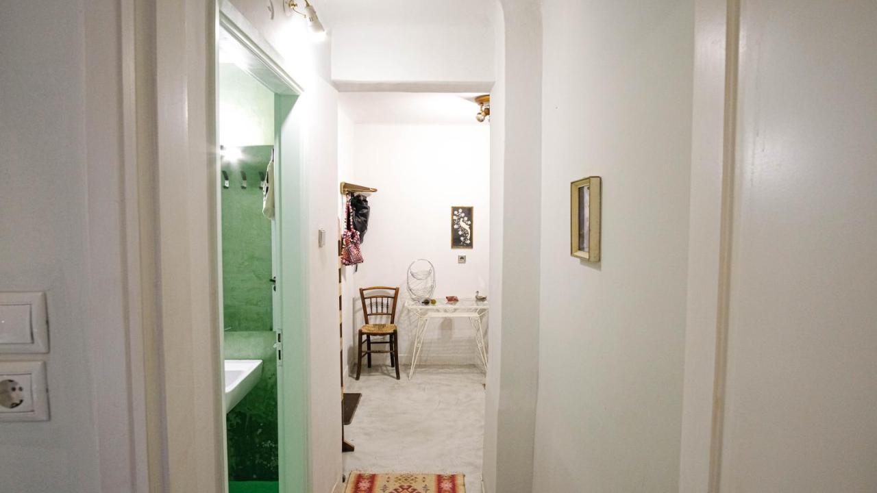 Quiet And Central Flat With Private Backyard Garden Атина Екстериор снимка